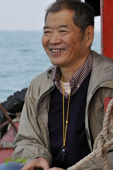 2013-12-26 横渡三亚湾东岛看到胜利在握， 范大哥总指挥， 心花怒放！