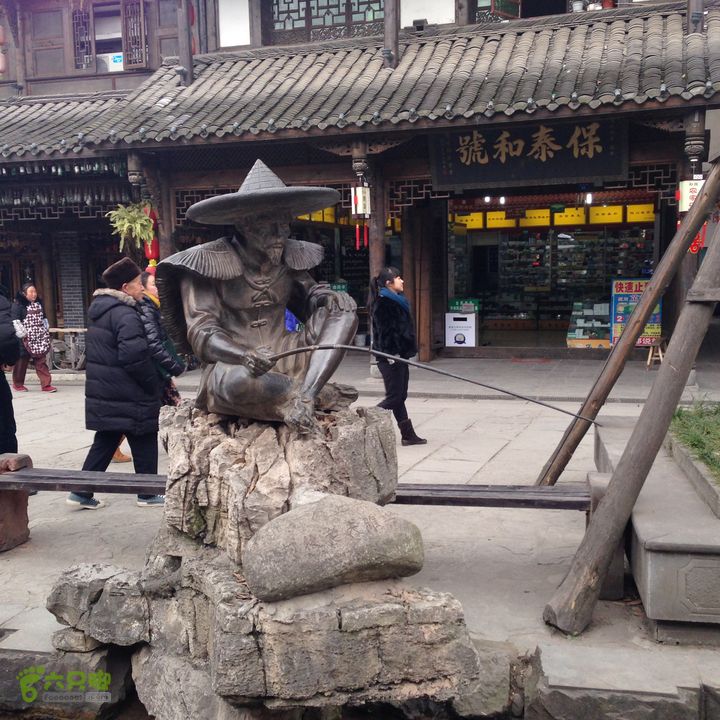 20140111骑行崇州街子古镇雕塑4