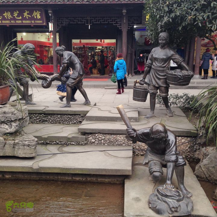 20140111骑行崇州街子古镇雕塑2