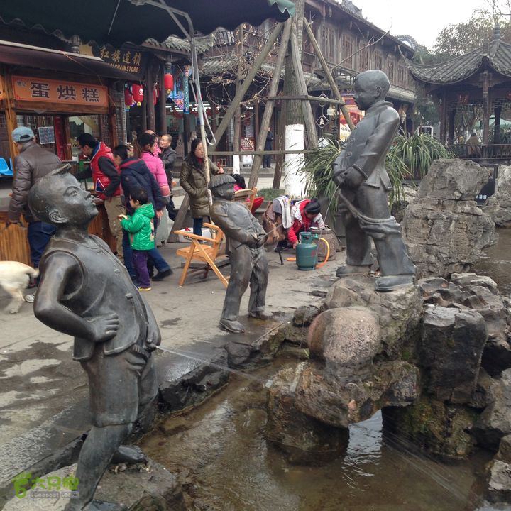 20140111骑行崇州街子古镇雕塑6