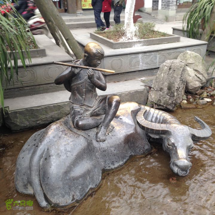 20140111骑行崇州街子古镇雕塑7