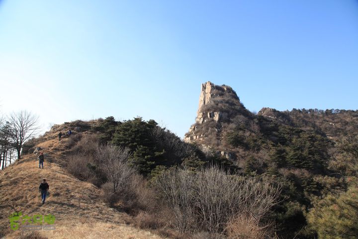泰山拔山沟-水湾沟-风门-中山梁-龙傲山梁-三岔五沟绕过火焰山奔向傲徕峰