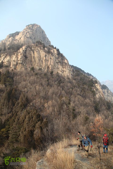 泰山拔山沟-水湾沟-风门-中山梁-龙傲山梁-三岔五沟绕过傲徕峰