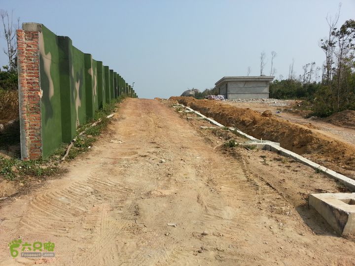 2014-01-21 三亚牛车湾探新水泥路未完工， 参观一下！
