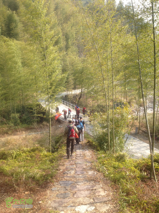 温州泽雅东山峡谷上，经龙娘山，至西山下终点西山村