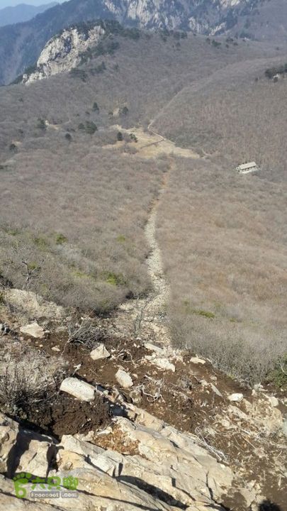 一日七尖标准线路（起点终点都在山脚下）千亩峰往下看千亩田