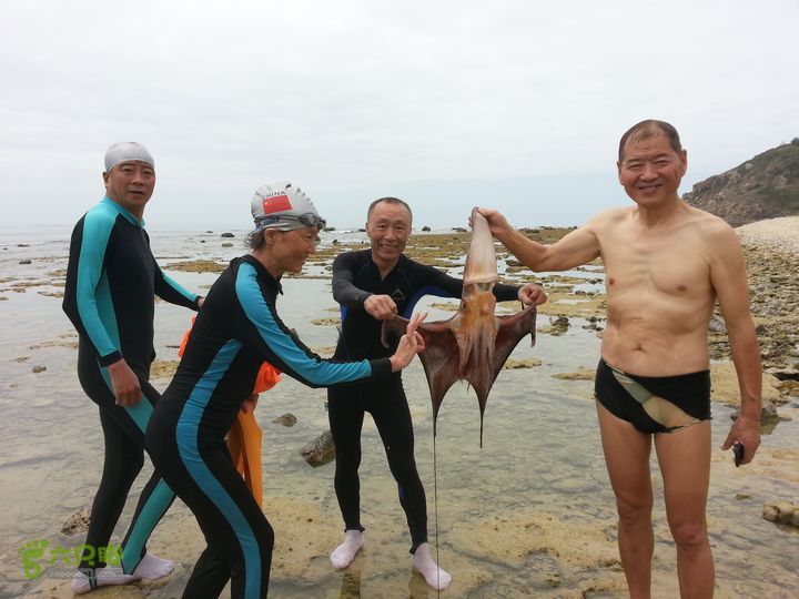 2014-03-27 三亚东岛+西岛串联横渡-创造新的历史！20140327_113700