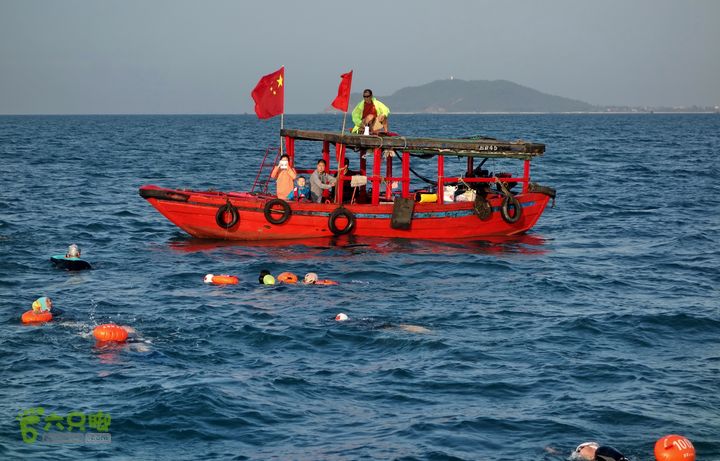 2014-03-27 三亚东岛+西岛串联横渡-创造新的历史！DSC07844A