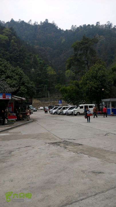 隧道到广场出口