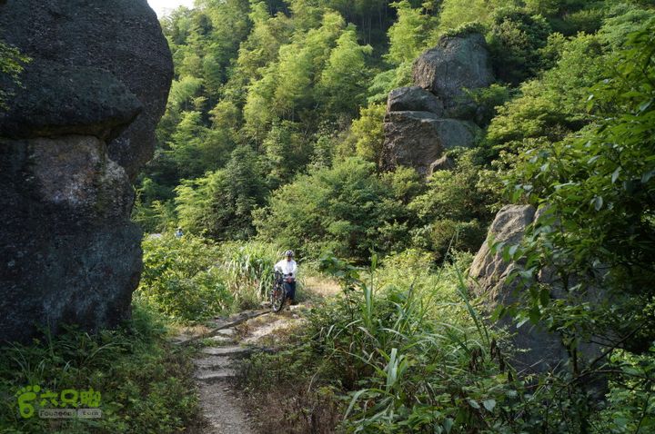 新邵川岩山穿透岱山小路
