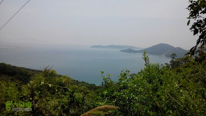 广州1778户外～香港凤凰径第12段徒步2014-04-27 11:36:28此处可以遥望长洲岛啦，为了赶船，大家不仅加快脚步