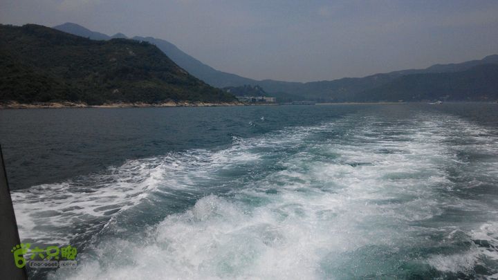 广州1778户外～香港凤凰径第12段徒步2014-04-27 12:21:51坐上开往长洲岛的渡轮，回望梅窝码头。