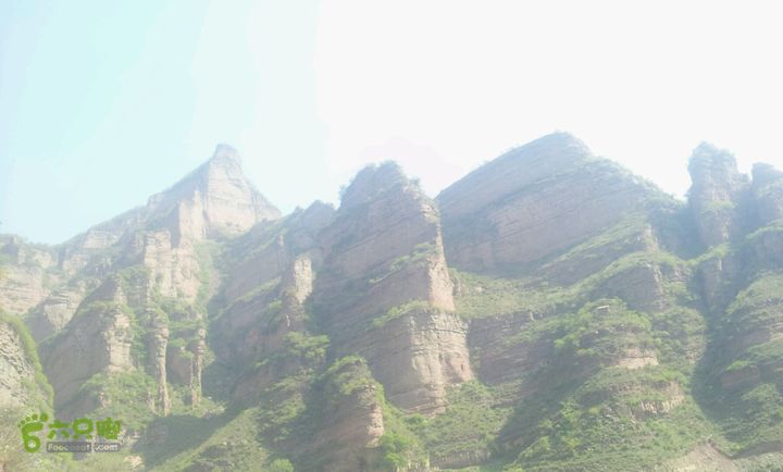 板山风景不错，有点像美国的科罗拉多峡谷。