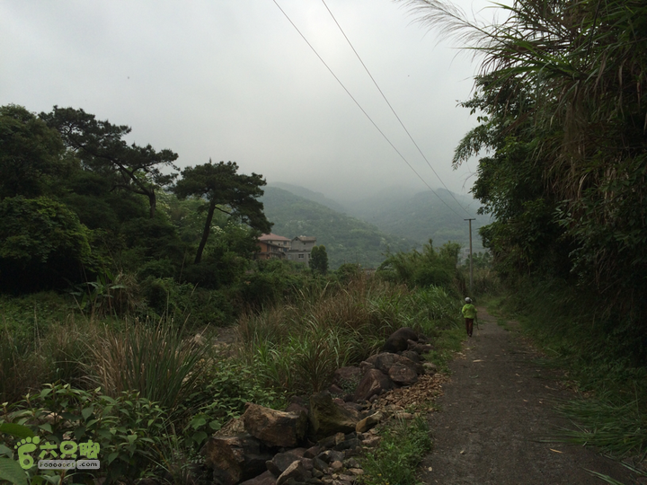 赤鲤村口观音亭--头梳山--火焰石山--金瓜石--观音桥圈越2014-05-10 16:55:16