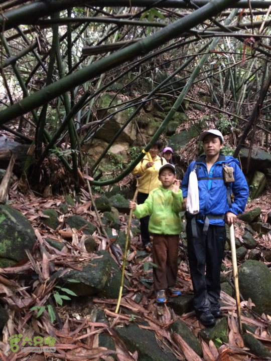 赤鲤村口观音亭--头梳山--火焰石山--金瓜石--观音桥圈越2014-05-10 15:44:11