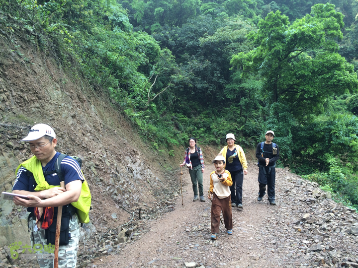 赤鲤村口观音亭--头梳山--火焰石山--金瓜石--观音桥圈越2014-05-10 10:33:29