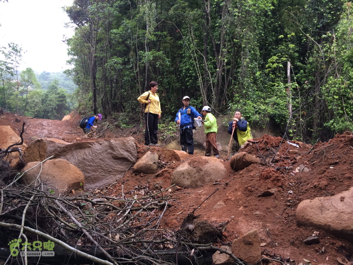 赤鲤村口观音亭--头梳山--火焰石山--金瓜石--观音桥圈越2014-05-10 14:48:02