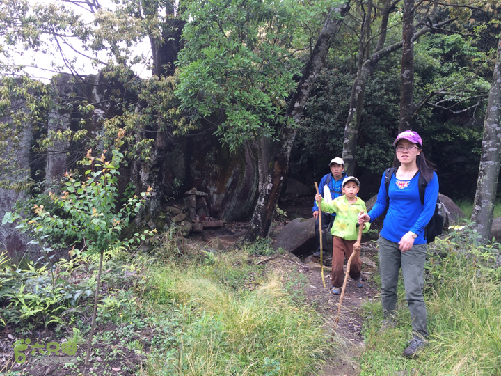 赤鲤村口观音亭--头梳山--火焰石山--金瓜石--观音桥圈越2014-05-10 14:26:34