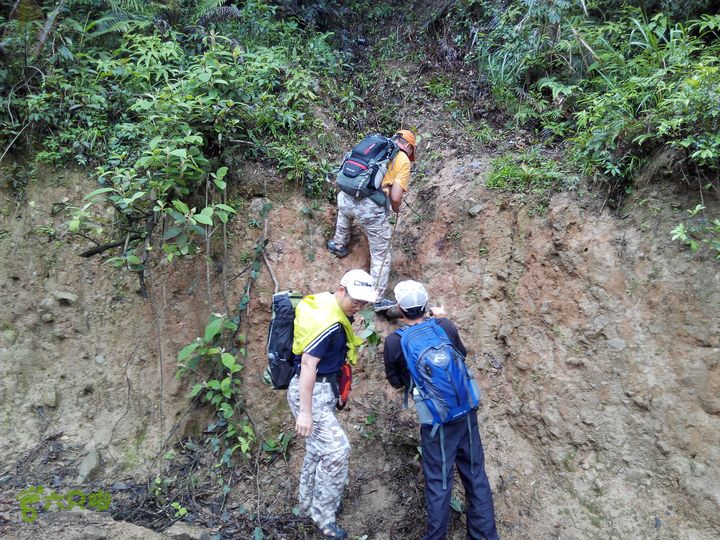 赤鲤村口观音亭--头梳山--火焰石山--金瓜石--观音桥圈越IMG_20140510_103232