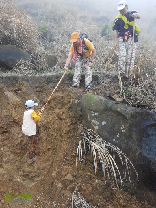 赤鲤村口观音亭--头梳山--火焰石山--金瓜石--观音桥圈越IMG_20140510_114606
