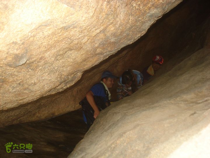 君竹环岛一旺岐楼水库一君山横路一叠石升官石一君竹大石头里面有缝,钻进去看看