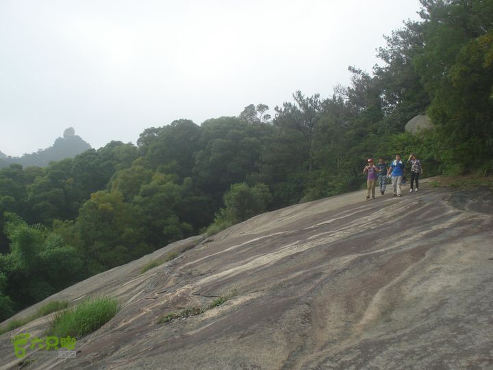 君竹环岛一旺岐楼水库一君山横路一叠石升官石一君竹君竹水库上面的大石壁