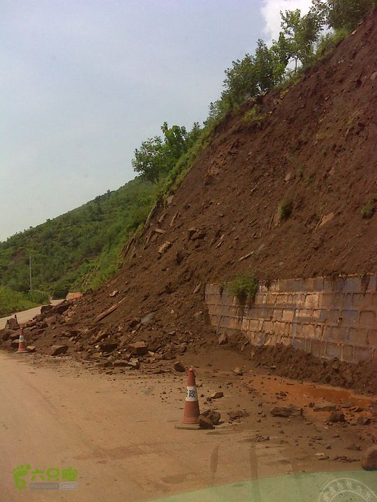 云南鲁甸6.5级地震救灾轨迹之公羊队杭州--鲁甸行车线路途中塌方点