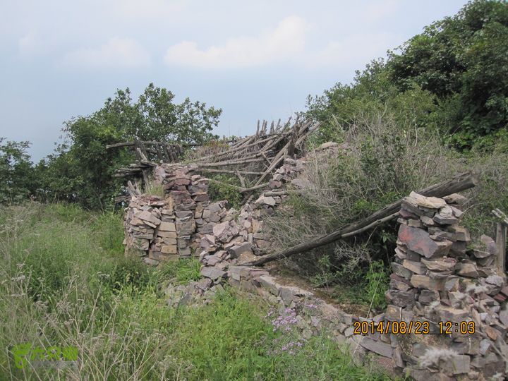 20140823东湖林-通州峪-莲花坑-双龙峡-火村口第二羊圈，自此向南就是宽的防火道啦！