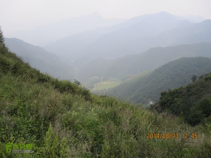 20140823东湖林-通州峪-莲花坑-双龙峡-火村口站在莲花坑垭口向南看大安山煤矿