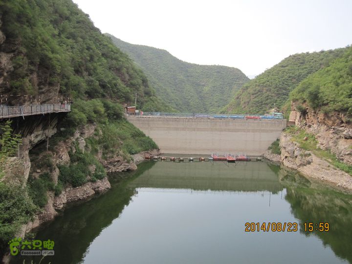 20140823东湖林-通州峪-莲花坑-双龙峡-火村口站在清幽湖拦水坝向北看玉龙湖，没水啊！