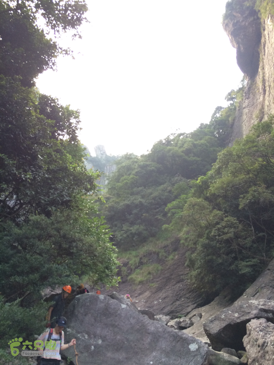赤鲤村－金瓜石垭口－十字溪－鸟瞰瀑布－知音瀑布日行夜游记2014-09-27 17:00:37
