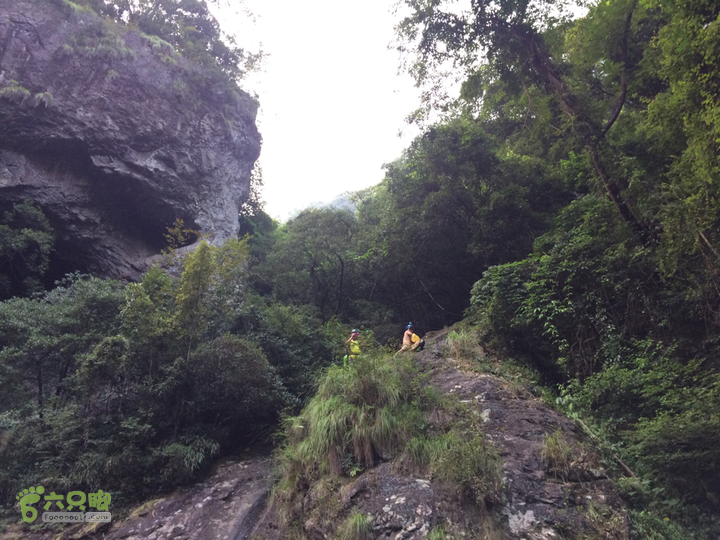 赤鲤村－金瓜石垭口－十字溪－鸟瞰瀑布－知音瀑布日行夜游记2014-09-27 16:46:35