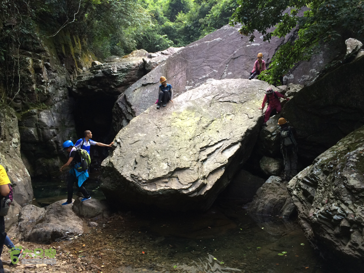 赤鲤村－金瓜石垭口－十字溪－鸟瞰瀑布－知音瀑布日行夜游记2014-09-27 14:59:38