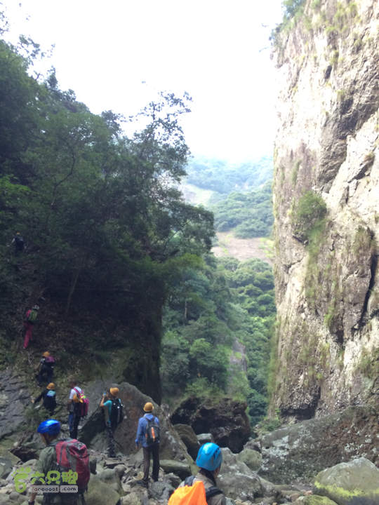 赤鲤村－金瓜石垭口－十字溪－鸟瞰瀑布－知音瀑布日行夜游记2014-09-27 16:22:47
