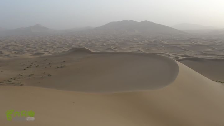 巴丹吉林沙漠腹地穿越L1020596