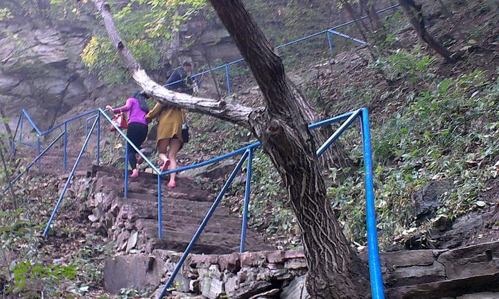 抱犊村走近路下到八里沟景区游玩IMAG1055_眸目压缩