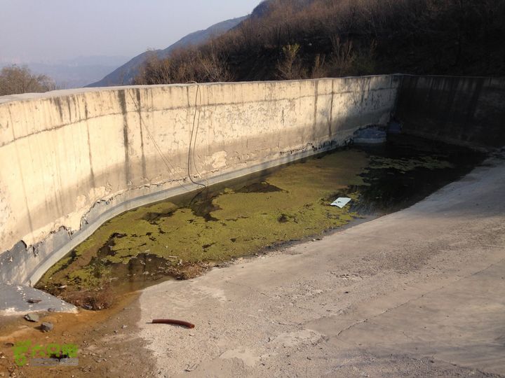 20141108--京西古道-徒步-王平-峰口庵-圈门徒步-京西古道- (101) -- 人工蓄水池 ？  干什么的？ 不知道。