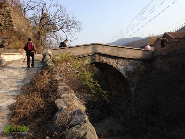 20141108--京西古道-徒步-王平-峰口庵-圈门徒步-京西古道- (131)  -- 天桥浮村 -- 梁桥 。 也算是文物级别的了！