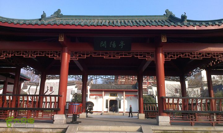 岳阳岳阳楼至汴河公园的巴l
陵广场IMAG2431