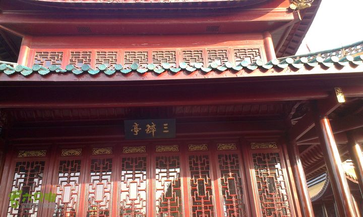 岳阳岳阳楼至汴河公园的巴l
陵广场IMAG2443