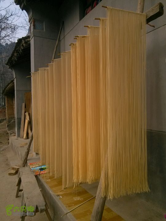 新民九龙山手工挂面