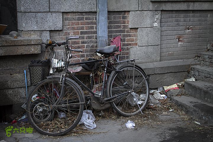 四惠-朝内小街自行车显的都那么旧。