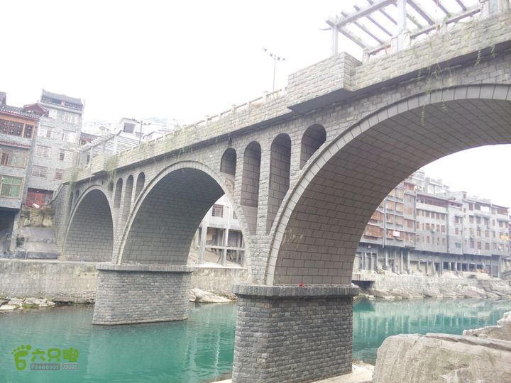 吉首的桥2015-02-08 17:00:21