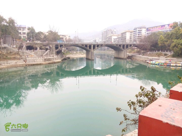 吉首的桥2015-02-08 17:24:56