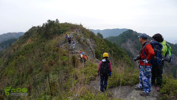 瓯北山脊单反是另一只驴队的，这天我们遭遇了好几支驴队