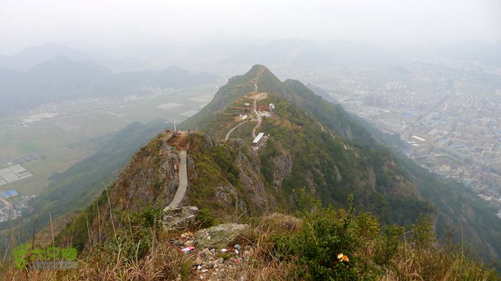 瓯北山脊修建中的景区
