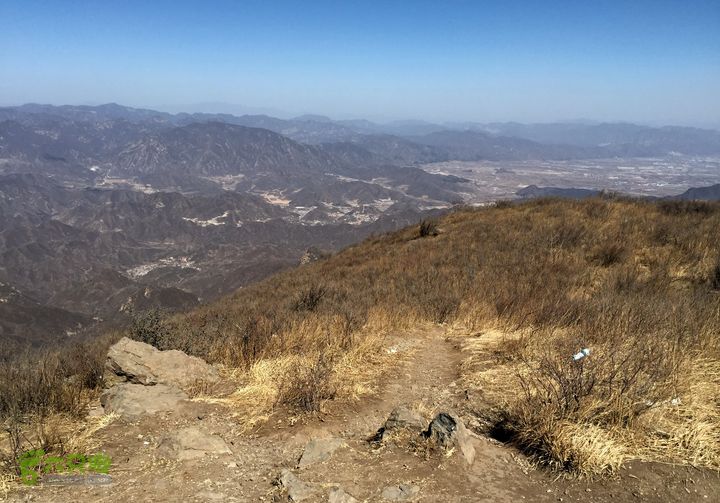 20150320-21骑行阳台山-妙峰山-禅房 （下篇）远处的右侧浅色的大平原地区是门头沟市区，中间的较小浅色区是陈家庄地区。