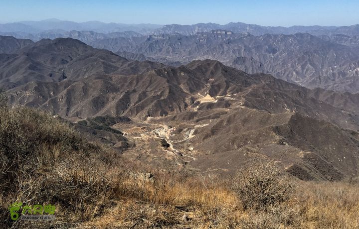 20150320-21骑行阳台山-妙峰山-禅房 （下篇）妙峰山主峰--一览众山小！禅房近在眼前，距离1.6公里-西偏一点北。 
