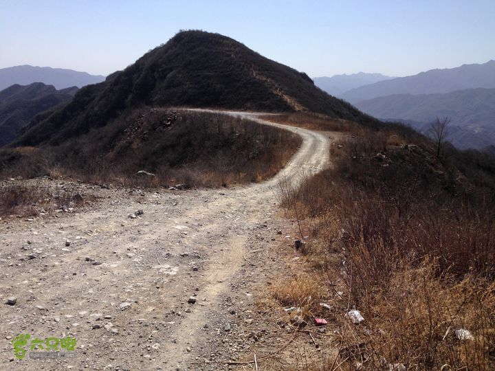 20150320-21骑行阳台山-妙峰山-禅房 （下篇）150321-涧沟村-妙峰山主峰-禅房-上苇甸村 (去禅房村路上，这里有岔路。)