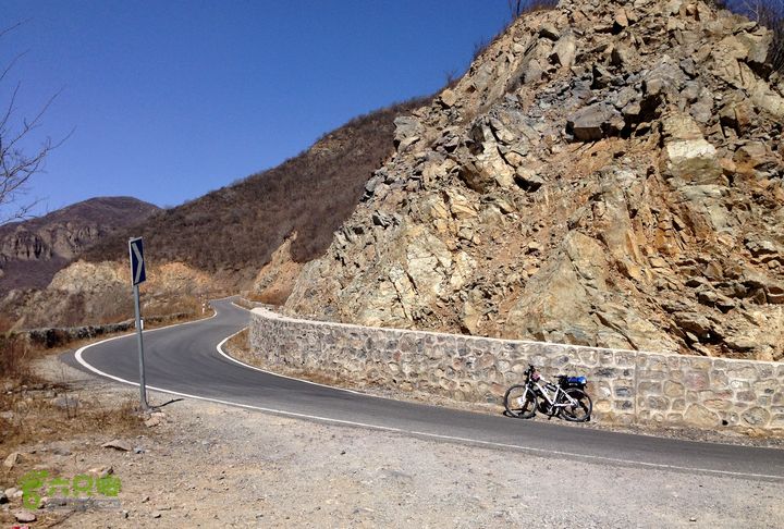 20150320-21骑行阳台山-妙峰山-禅房 （下篇）150321-涧沟村-妙峰山主峰-禅房-上苇甸村 (去禅房村路上)